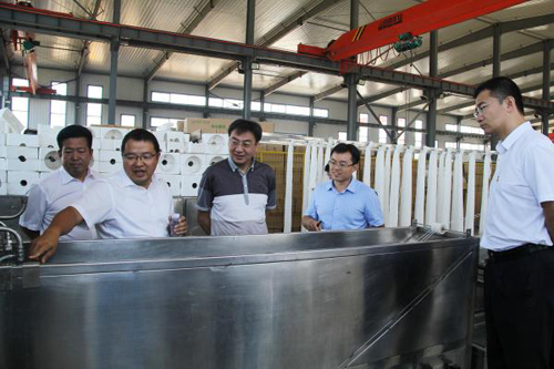 8月27日，新華社遼寧分社社長王振宏一行人員蒞臨一諾產業園區調研